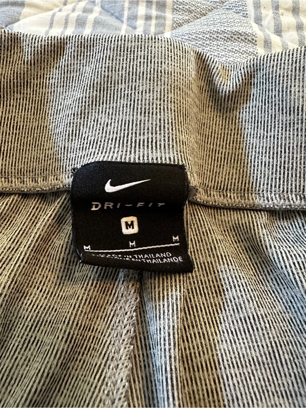Nike Dri-FIT Gray Athletic Running Shorts Women’s Medium Pockets